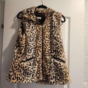 Cato Women's Leopard Print Faux Fur Vest Size XL Euc